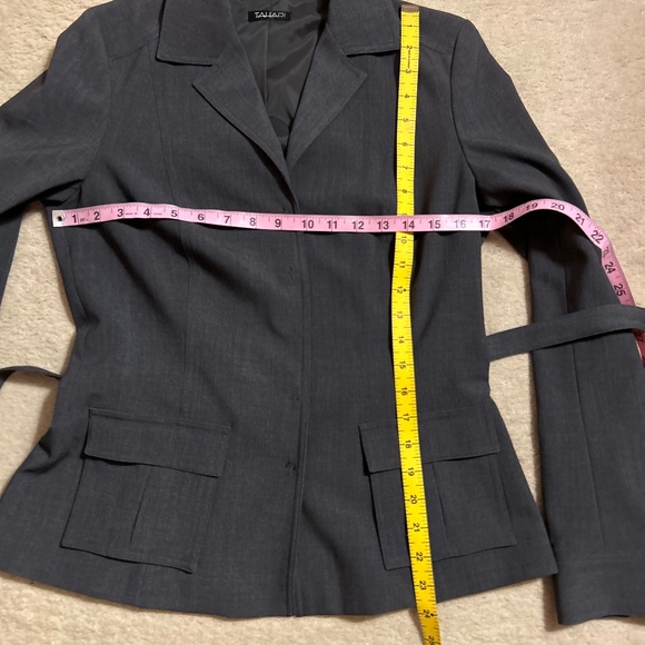 Tahari Dark Gray Suit Jacket, Size 8 - Picture 9 of 16